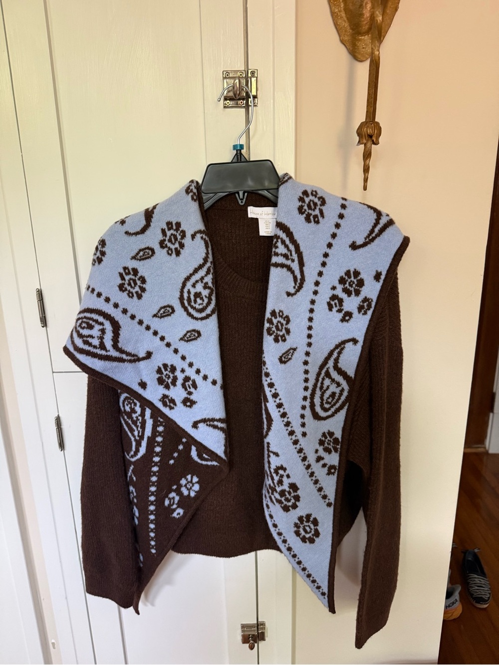 House of Harlow 1960 Brown Sweater with Light Blue Paisley Shawl